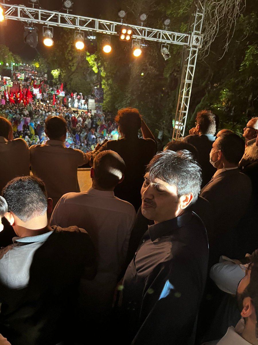 Khaskhel_Aijaz's tweet photo. آج کراچی میں جگہ جگہ بھٹو کی گونج
#KarachiWelcomesBilawal https://t.co/kZBuhGgoCc