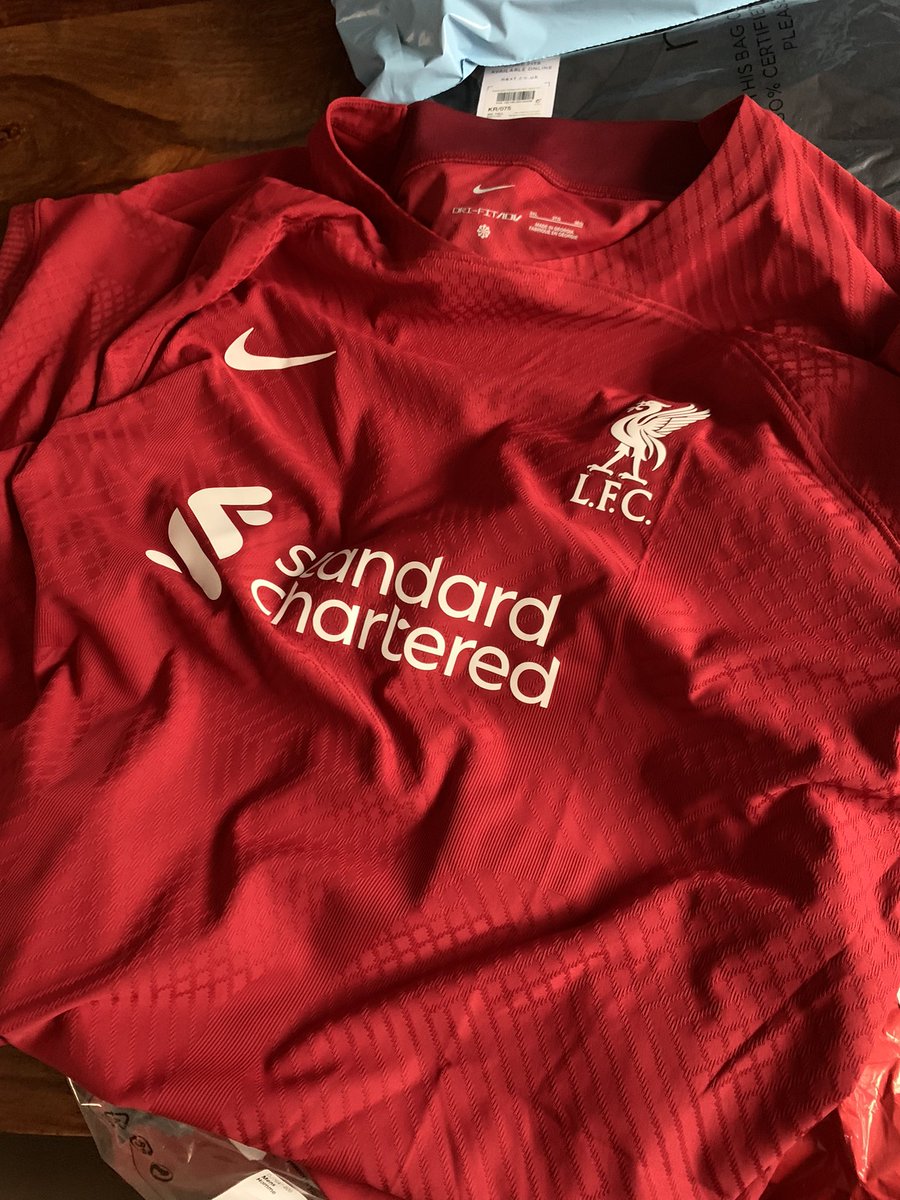 TomSteelCM's tweet photo. It has ARRIVED !! @LFC home shirt for the 2022/23 season with @LuisFDiaz19 printed on the back. Now bring that number 7 home so I can get the @ChampionsLeague badge put on ๐๐๐๐๐๐๐ #LFC #Lfckit @Nike @nikefootball #Liverpool #JFT97 #anfield #klopp #luisdiaz https://t.co/7ebwAfKnTD