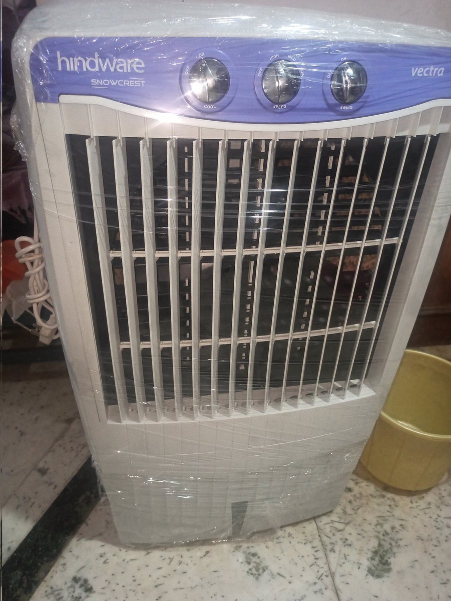 paraschourasia7's tweet photo. i ordered Hindware cooler from flipkart i got the damaged product i ask for replacement they even don t contacting me it s been 5 days the status got stucked in image processing @Flipkart  @flipkartsupport  #flipkart  worst service by flipkart ... https://t.co/JRsmx11YUO