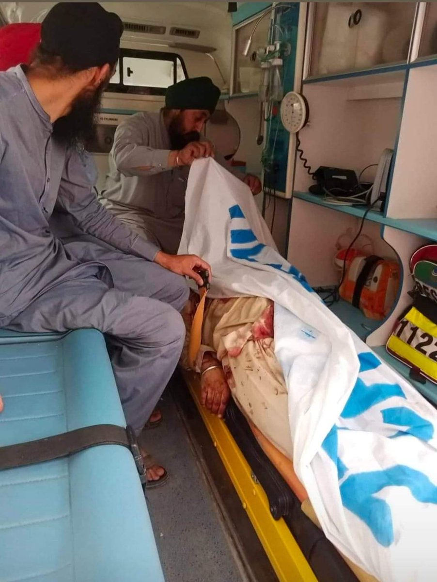 RADFA_NGO's tweet photo. About a hour ago, two Sikh persons were shot dead in Battatal market,Peshawar. According to witnesses two motorcyclists opened fire on Sikh persons and killed them closely to police station.
We condmn it and demanding for protection to minorities to prevent religious extremism. https://t.co/ELXVjIBWYx
