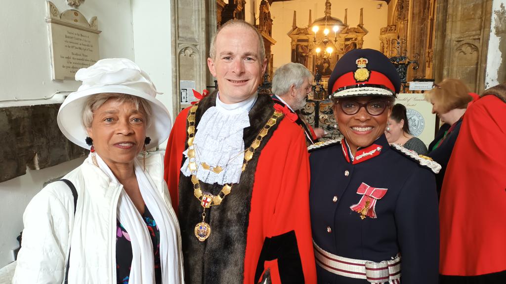 PeachesTweets's tweet photo. Congratulations @brislordmayor on a great year!

@BristolCouncil @Hauslightsfay @LouisPriceMusic @centralswsja @GWAAC @stpetershospice @GirlguidingSWE @FreewheelersEVS https://t.co/Lna10XkYqI