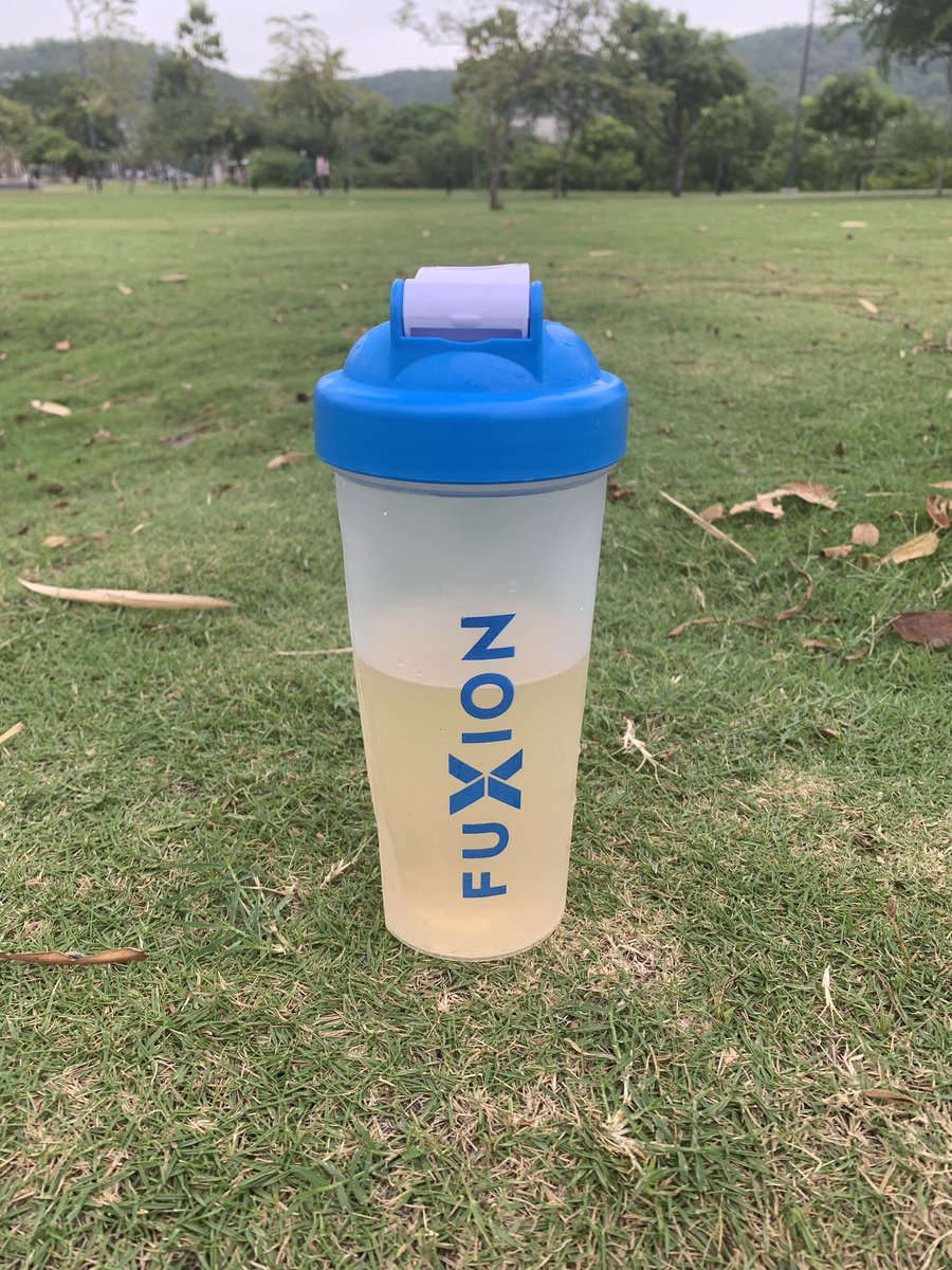 Rmoralesverduga's tweet photo. 📢🚨Lindo domingo en el parque Las Vegas de #Portoviejo - #Manabi . Nos vamos de entrenamiento con mi infaltable producto de #Fuxion : #PostSport . Gracias por la recomendación @JPBaquerizo y su emprendimiento en Instagram ➡️ @hoyvivesaludable 🎥🇪🇨⚽️🏟 https://t.co/toVZfFzSgQ