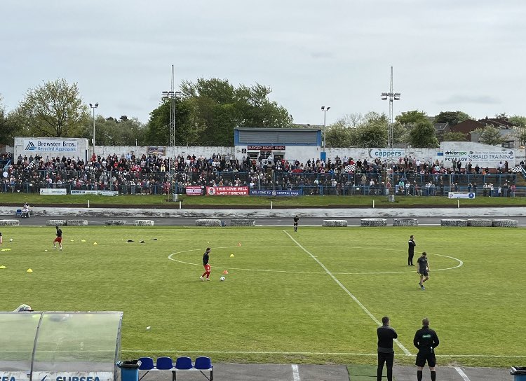 ScottishAway's tweet photo. Bonnyrigg Rose fans at Cowdenbeath yesterday. (31 Miles)

#BRAFC #AwayDays | @BonnyriggRose https://t.co/w6DhEfCfDq
