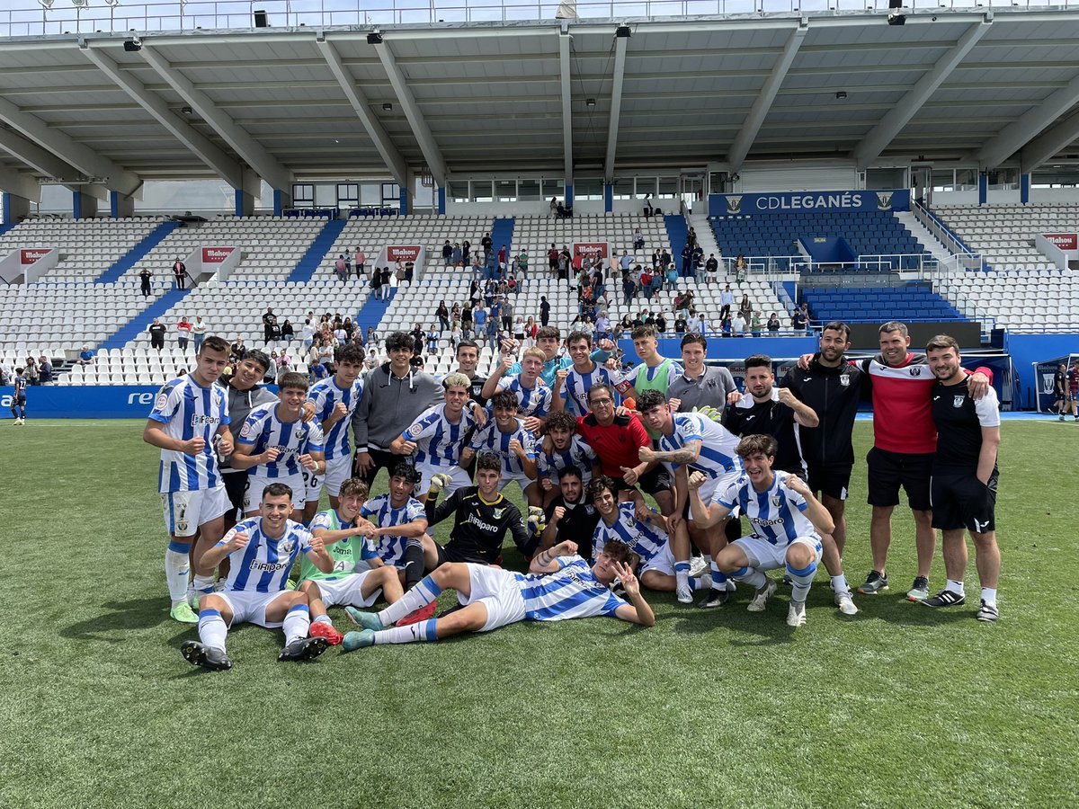 CanteraPepinera's tweet photo. 🏁 90’ ¡FINAAAAAAAL DEL PARTIDO! 

🥒 𝗝𝘂𝘃𝗲𝗻𝗶𝗹 𝗔, 3 - Gimnástica Segoviana, 0

💪 ¡Este EQUIPO es HISTORIA! ¡17 JORNADAS disputadas como local y 17 JORNADAS INVICTOS! 👏

#JuvenilDH #DH5 #CanteraPepinera https://t.co/8lclQYTW3e
