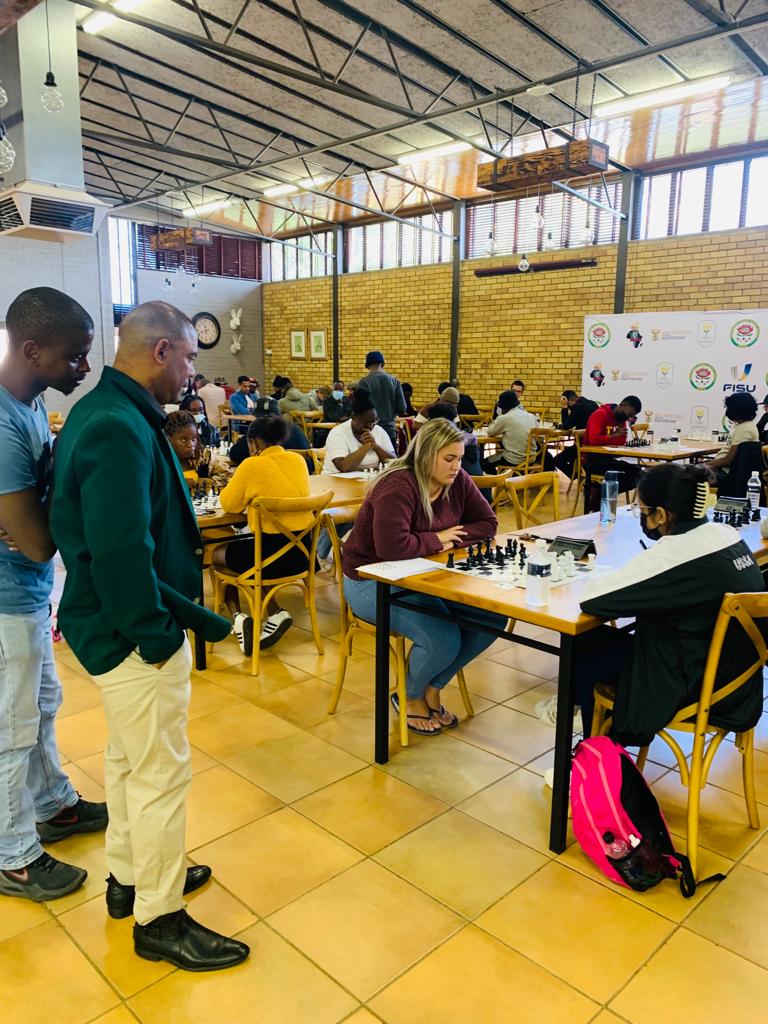 USSAstudent's tweet photo. The USSA Chess Final round took place this afternoon where a final top 16 athletes will be confirmed for the CUCSA and FISU Championship.
Safe travels to all team going back home.
#USSAChess https://t.co/aZ7E2FtkAK