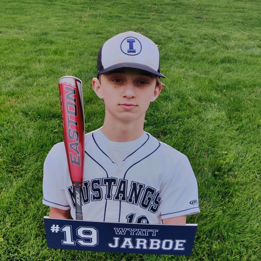Ihsmustangs's tweet photo. Senior Nights continue! A big congratulations to Boys Baseball and their families for celebrating this week. ⚾

#IHSMustangs #IHSAthletics #MustangPride #IHSBaseball https://t.co/3c6B8LcyUW