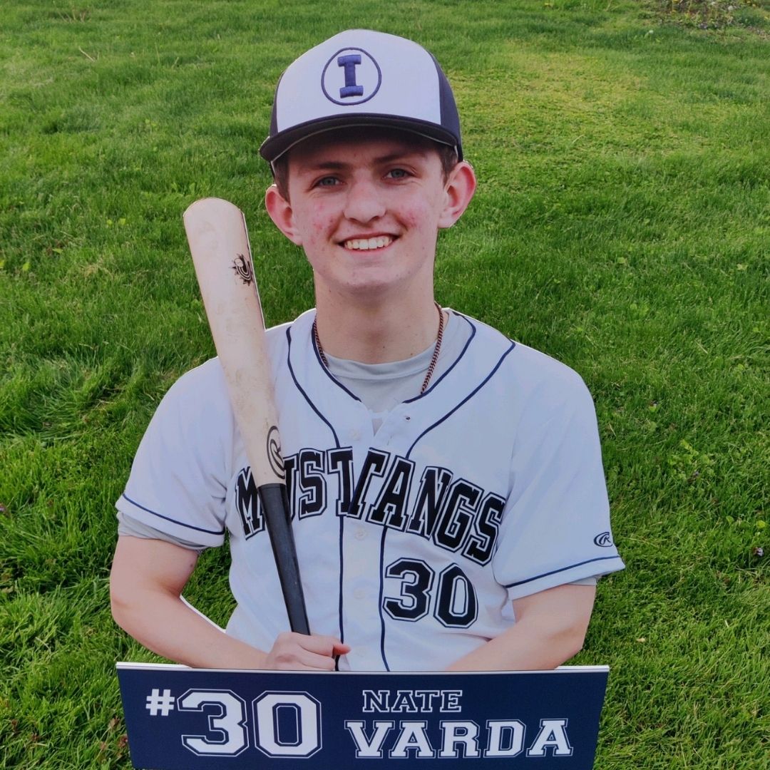 Ihsmustangs's tweet photo. Senior Nights continue! A big congratulations to Boys Baseball and their families for celebrating this week. ⚾

#IHSMustangs #IHSAthletics #MustangPride #IHSBaseball https://t.co/3c6B8LcyUW