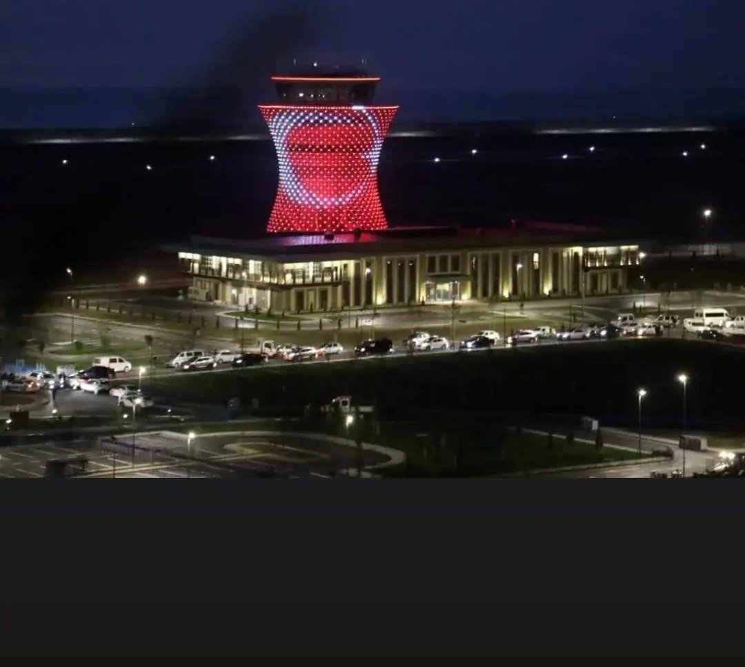 Bizde çay sevgisini kimse sorgulamasin demiş 🤭🤭
#ArtvinHavalimanı