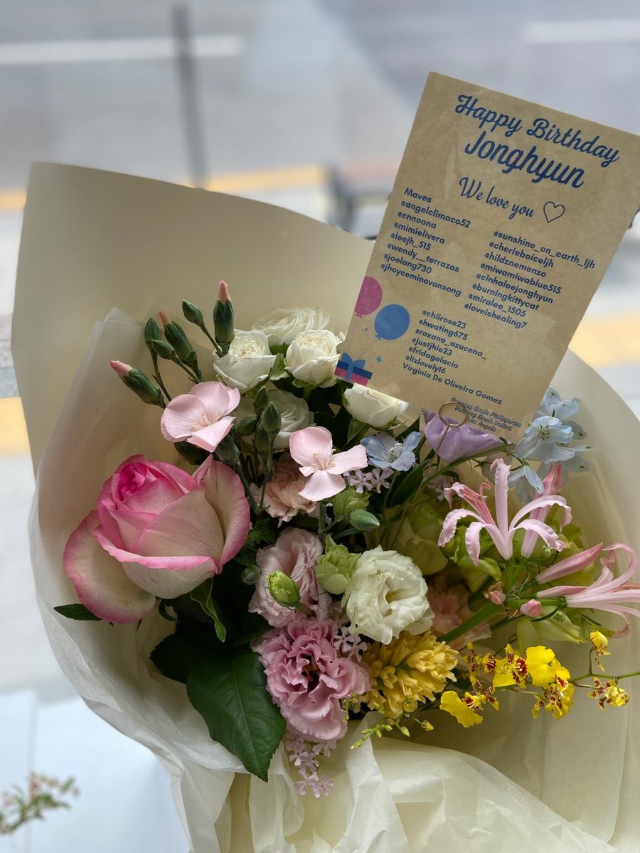 BurningSoulsPH's tweet photo. [515 LEE JONGHYUN DAY 2022 1/3]
 
- Birthday flower bouquet has been delivered today to Jonghyun's parents house. 

Thank you so much to everyone who participated.

@UnitedBurning 
@catsangels3

@cnbluegt
#HappyLeeJongHyunDay https://t.co/RLEuuLpIJ2