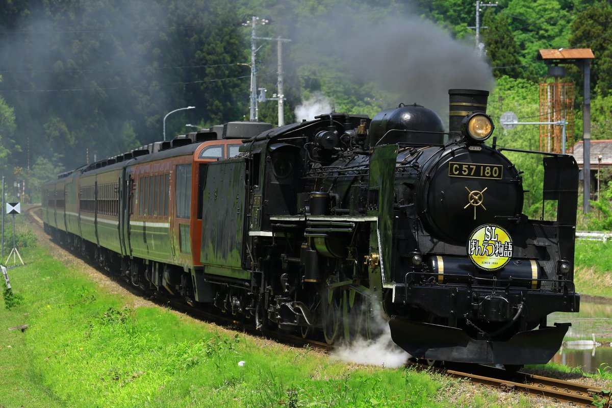 今週からは久々にヘッドマーク掲出となった SLばんえつ物語。 磐越西線