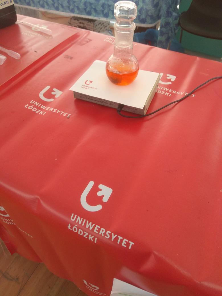 lukasz_poltorak's tweet photo. Festiwal Nauki, Techniki i Sztuki w @Miasto_Lodz. Studenci Wydziału Chemii @unilodz działają. Cool stuff for kids. @KRudnicki91 @sipa_karolina https://t.co/pT38AM5E9L