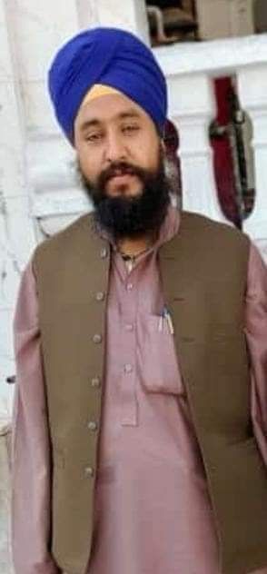 master_jagsir's tweet photo. ਪਾਕਿਸਤਾਨ ਦੇ ਪੇਸ਼ਾਵਰ ‘ਚ 2 ਸਿੱਖ ਨੌਜਵਾਨਾਂ ਦੇ ਬੇਰਹਿਮੀ ਨਾਲ ਕਤਲ ਦੀ ਘੋਰ ਸ਼ਬਦਾਂ ਵਿੱਚ ਨਿੰਦਾ ਕਰਦਾ ਹਾਂ । ਭਾਰਤ ਸਰਕਾਰ, ਪਾਕਿਸਤਾਨ ਸਰਕਾਰ ਨਾਲ ਗੱਲਬਾਤ ਕਰਕੇ ਹਿੰਦੂ ਅਤੇ ਸਿੱਖ ਪਰਿਵਾਰਾਂ ਦੀ ਸੁਰੱਖਿਆ ਨੂੰ ਯਕੀਨੀ ਬਣਾਏ। ਪੀੜਤ ਪਰਿਵਾਰਾਂ ਨਾਲ ਡੂੰਘਾ ਦੁੱਖ ਪ੍ਰਗਟ ਕਰਦਾ ਹਾਂ। https://t.co/cEhRB9b42z