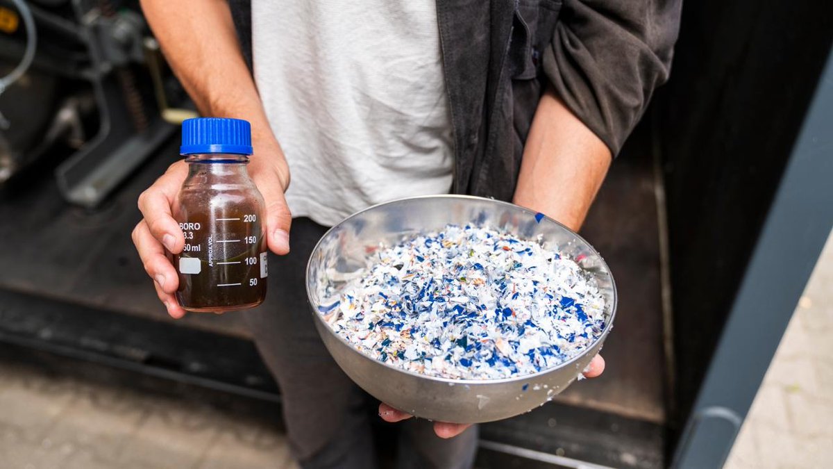 Risefe22's tweet photo. We convert plastic waste to oil to make renewable plastic polymers.

#chemicalrecycling #plasticwaste #plasticpollution #plastic2plastic #circulareconomy #Sustainability #cleanenergy #zero2landfill #dubai #UAE https://t.co/eGPUc634CL