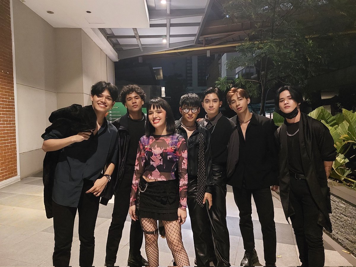 ataskakloe's tweet photo. 💜!!! @Official_ALAMAT https://t.co/4yEKFP3MkR
