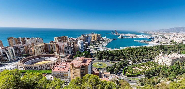 Málaga está muy de clima tropical este fin de semana. Playas llenas de alegría y terrazas llenas de cervezas frías. 

Creo que lo dije una, e insisto: si bajásemos impuestos, la Costa del Sol se convertiría en un imán para las empresas.