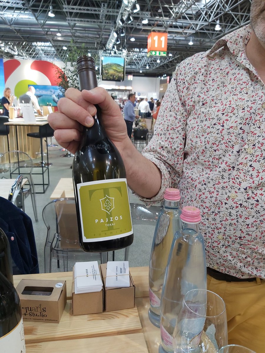 darrenRafferty0's tweet photo. Busy morning tasting....starting off with some Slovenian, Hungarian, Super Tuscan,  Bordeaux and a little  Champagne before lunch. https://t.co/KFxP4iBpr1