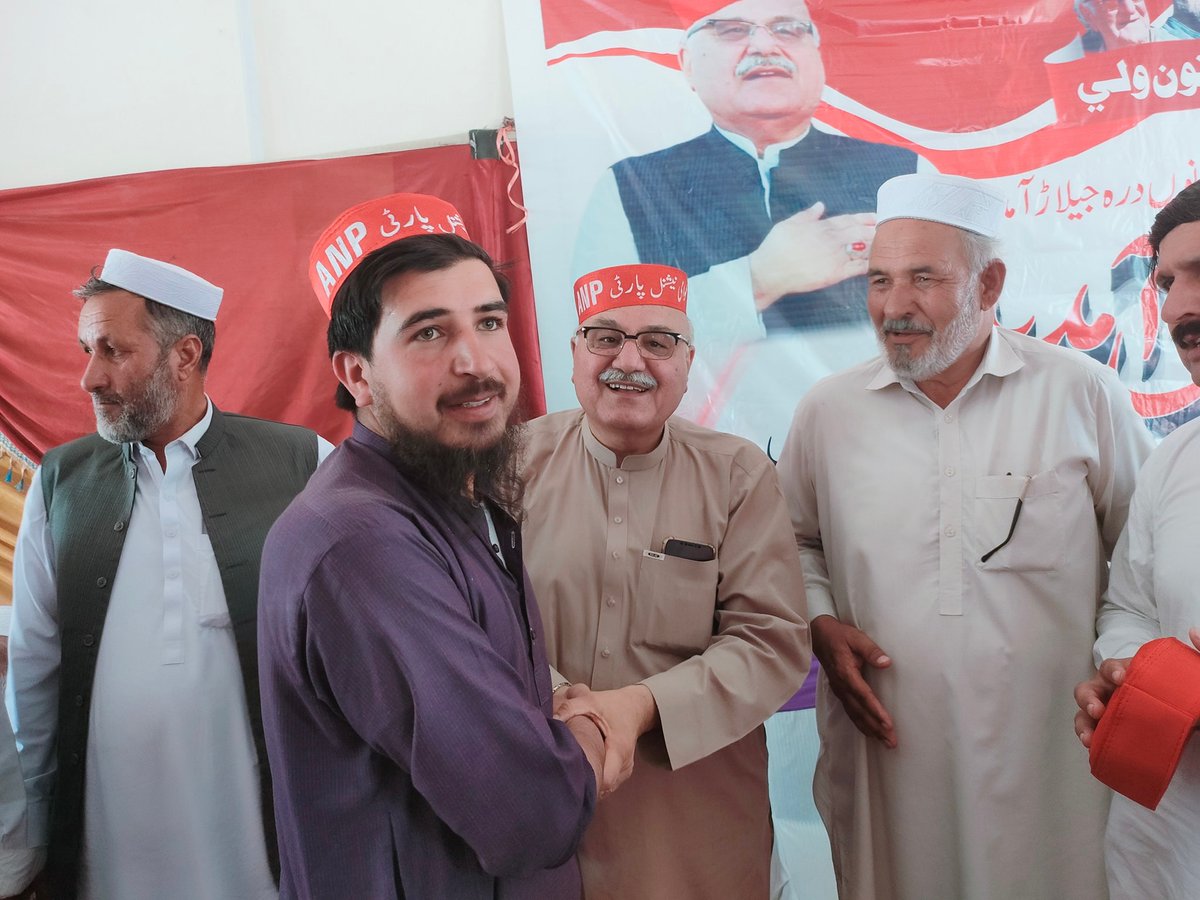 ANPMarkaz's tweet photo. عوامی نیشنل پارٹی اپر دیر کے زیر اہتمام جیلاڑ روغانو درہ میں گرینڈ شمولیتی تقریب، کثیر افراد نے دیگر سیاسی جماعتوں سے مستعفی ہوکر عوامی نیشنل پارٹی میں شمولیت اختیار کی۔
#ANP | #ANPUpperDir https://t.co/NkRj5Ej9Lw