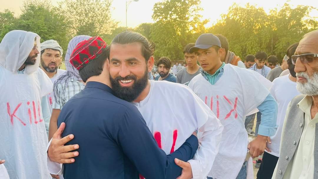 aliwazirfun's tweet photo. زمونگ د اسلام اباد د PTM ملګرو او د منظور پښتین ځینې عکسونه د افغان کډوالو په #اسلام_اباد کیی یوه احتجاجي کمپ کې د ګډون پرمهال.
#LarAwBar #YoAfghan https://t.co/GrgmQhwROC