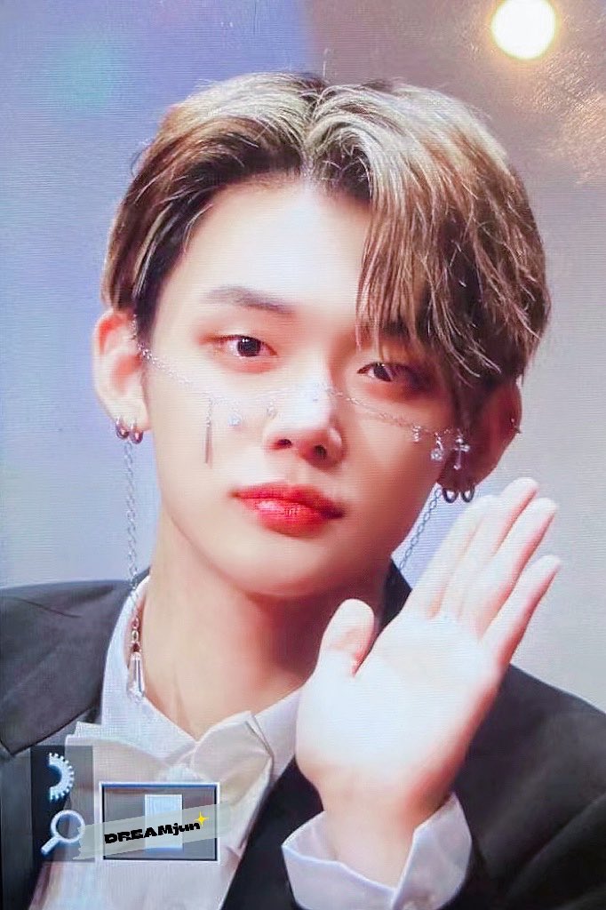 DREAMJun_0913's tweet photo. 220515  soundwave사인회

#연준       
#YEONJUN https://t.co/F6uqdQHqOe