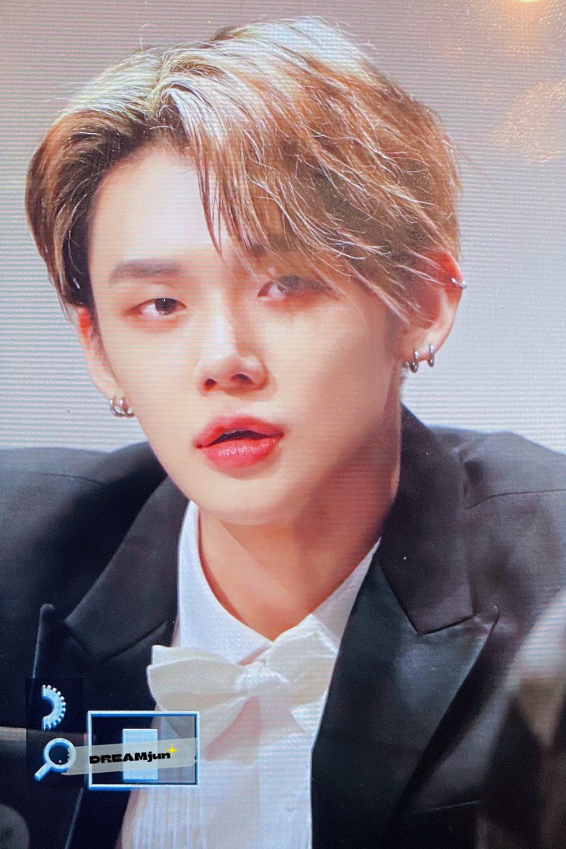 DREAMJun_0913's tweet photo. 220515  soundwave사인회

#연준       
#YEONJUN https://t.co/F6uqdQHqOe