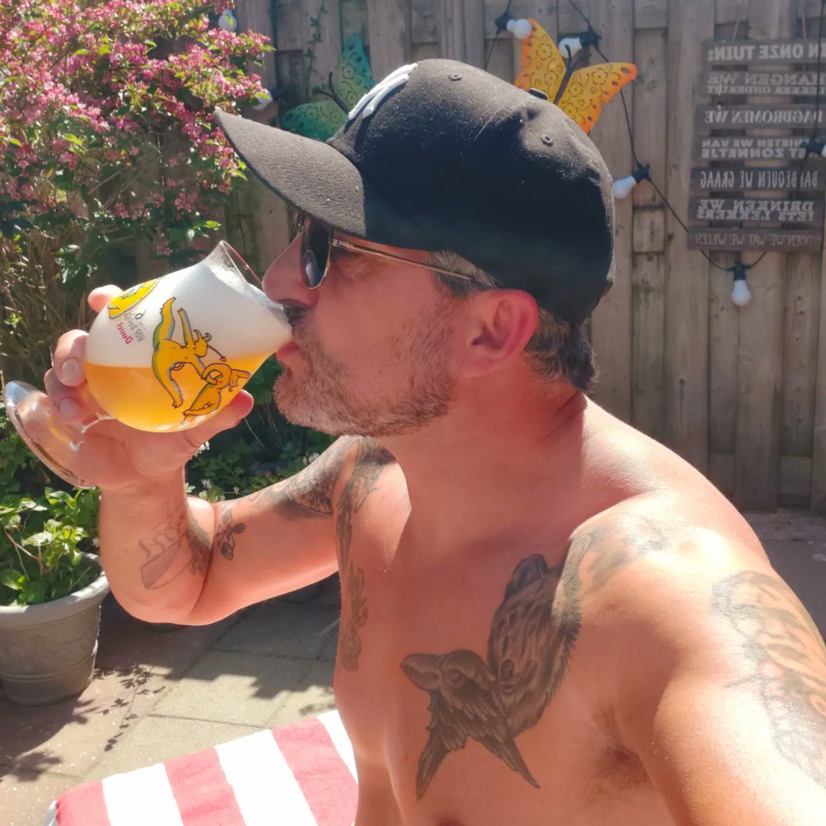 Corremans's tweet photo. In iedereen schuilt er een Duiveltje😈 !!
#Duvel #Corremans #Enjoylife https://t.co/rPtCbjXlth