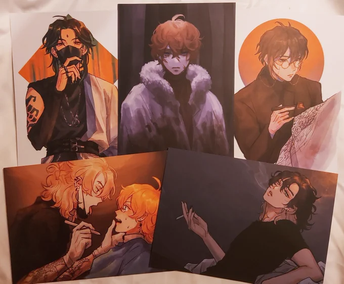‼️GIVEAWAY TIME‼️
(🇮🇩 only!)

for celebrating 30k, aku bakal pilih 3 pemenang untuk mendapatkan set art print brikut yayy🤩

to enter:
-a follower
-RT post ini
-ends 22 mei 2022

thats all good luck untuk klian semua!!1!1🎉🥳 