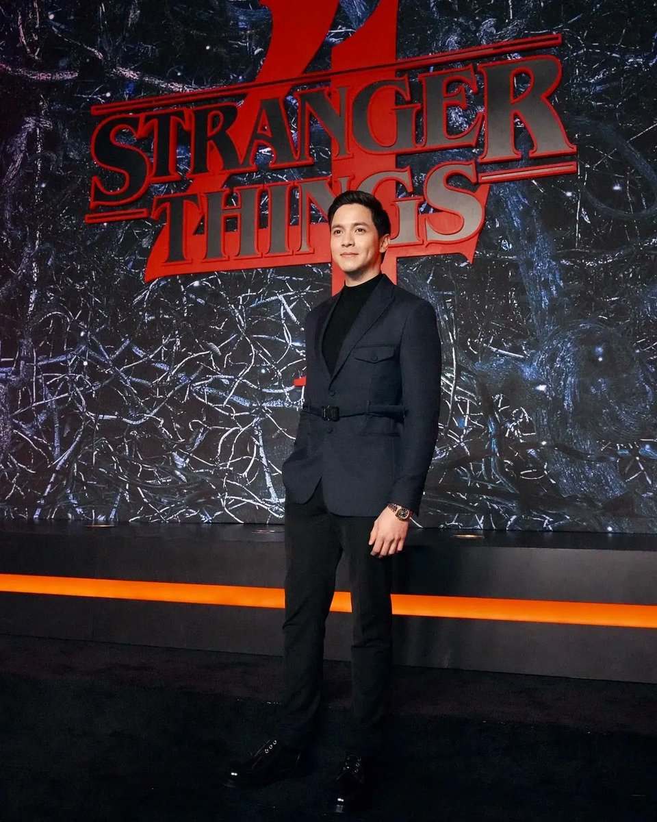 Sparkle_GMA's tweet photo. Asia's Multimedia Star #AldenRichards describes attending the #StrangerThings4 world premiere in Brooklyn, New York as a dream that has turned into reality 📺 #StrangerThings #NetflixPH https://t.co/CayAxeRwUH