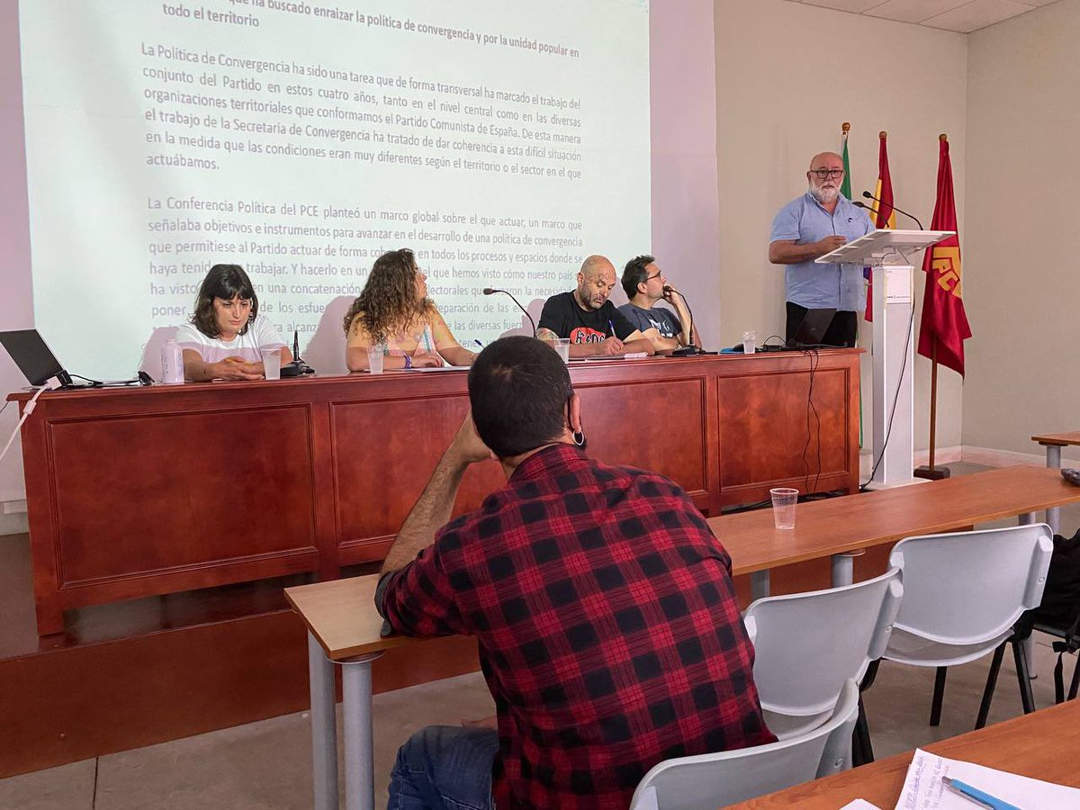 PCACadiz's tweet photo. 👥 Hoy hemos celebrado la Fase Provincial para el XXI Congreso del @elpce en el Centro de Formación Antonio Alba de El Portal con camaradas de distintos núcleos y comarcas de la provincia de Cádiz. 

Hay propuestas y debate. Hay organización. 
Hay Partido ✊🏻🔻 https://t.co/TLY0JKm27E