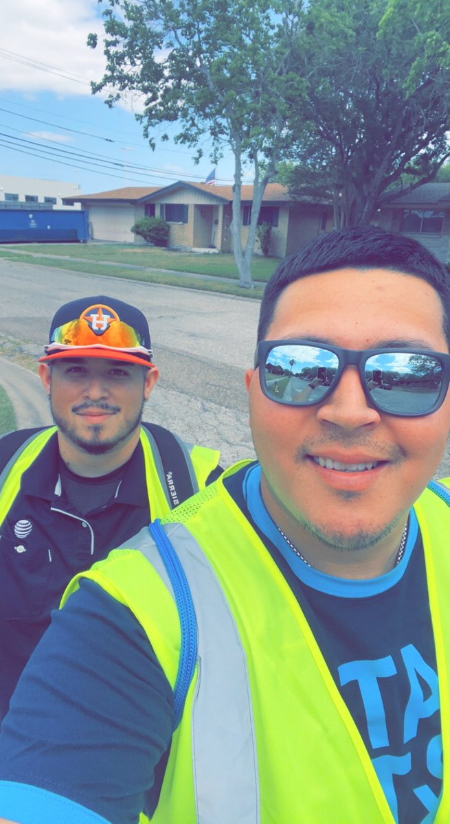 attccsmoke's tweet photo. Team Smoke hitting the streets and spreading the message on our fiber speeds and pricing.  Thank you @FEL_liannalove for the flyers, action plans, and the collaboration to get all stores out and about #DTLW. @jessermontez @LuisSilva_STX @STXspeaks https://t.co/eRyqzYEc7o