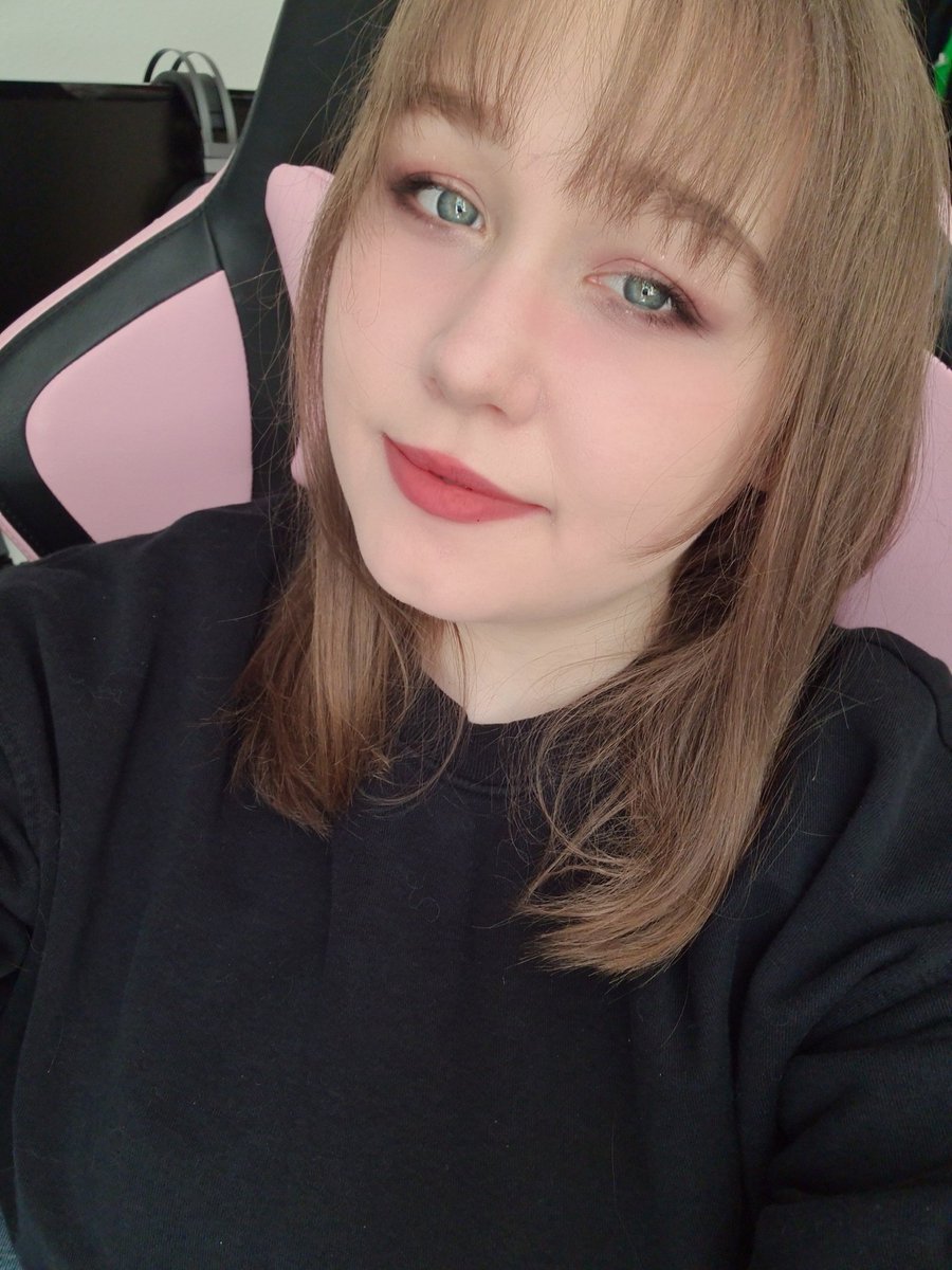 Confused_Mimi's tweet photo. Felt cute might delete later 🙈 https://t.co/WnyYbTFxS6