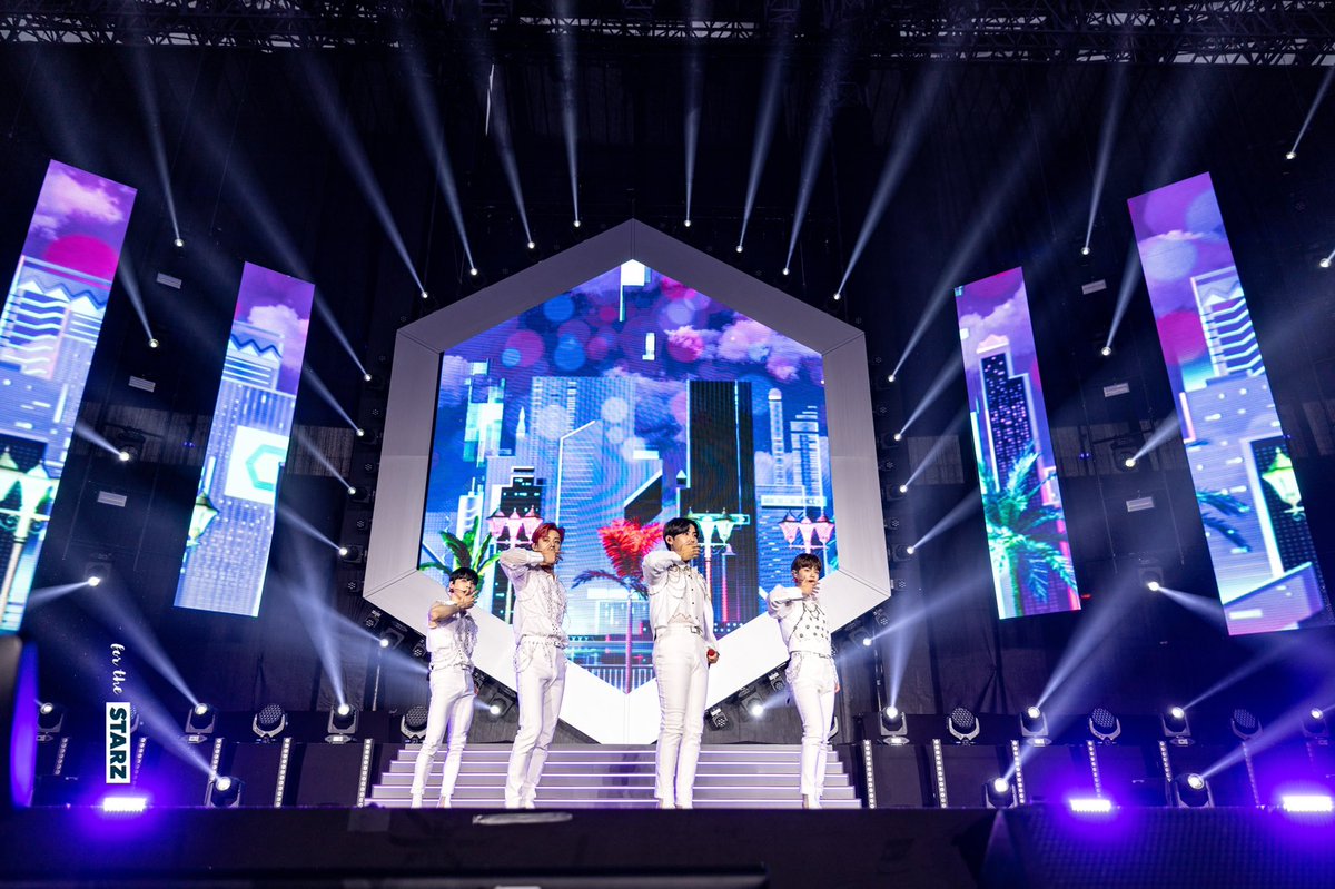 FORTHESTARZ tweet media