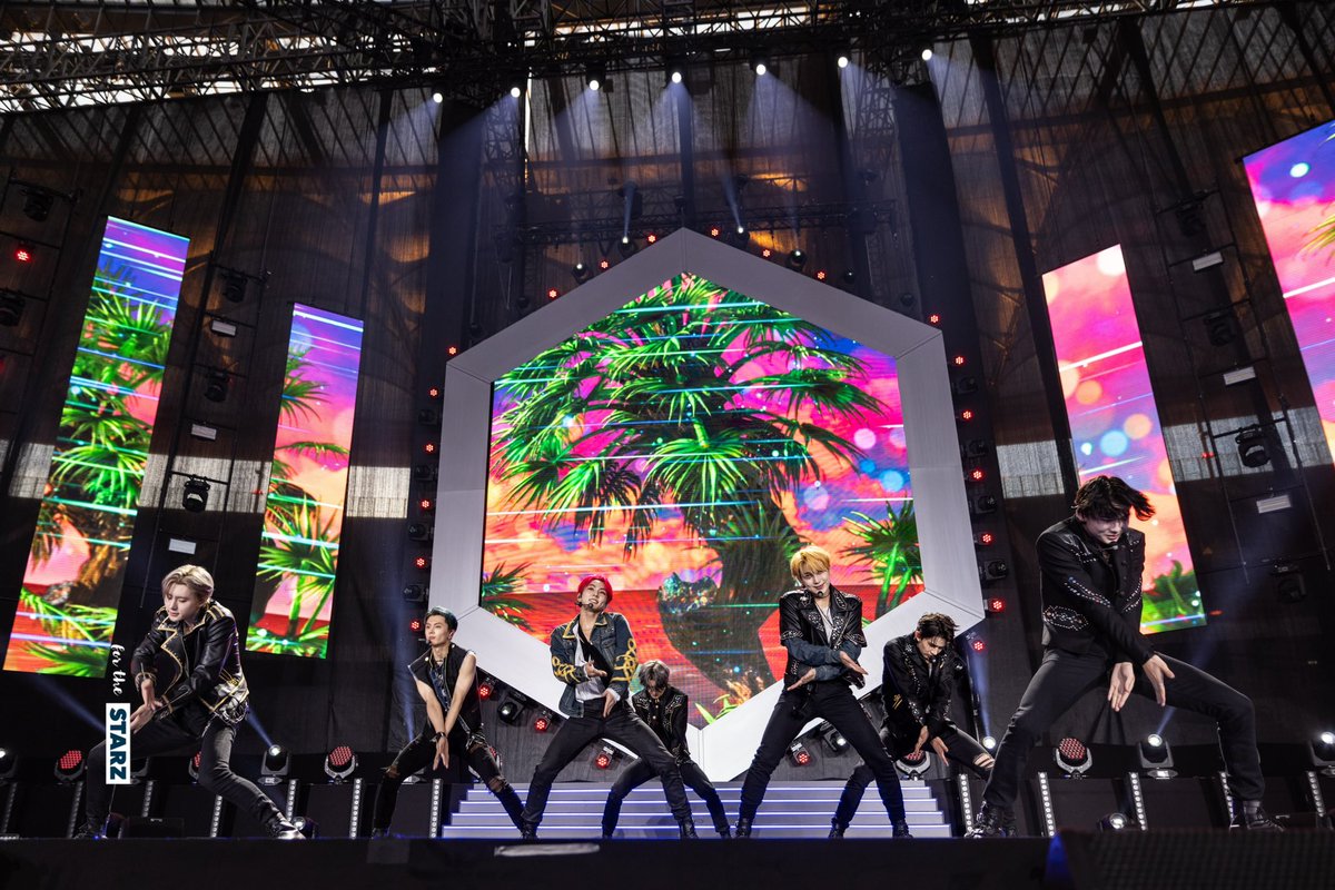 FORTHESTARZ tweet media