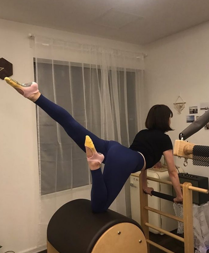 anna12184355's tweet photo. You should also stick to fitness on weekends and holidays. Yoga teacher's movements need long-term practice, which is magical https://t.co/fVcg6GIjdp