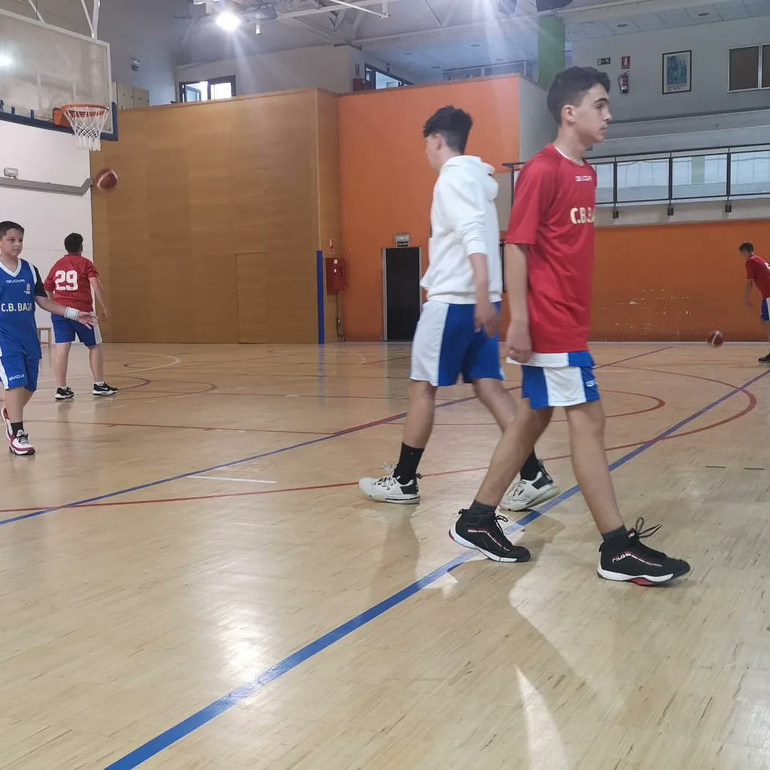 cbbaza's tweet photo. Enhorabuena a nuestros equipos cadete e infantil clasificados para la FINAL DE LIGA, Infant Vs @clubbasketstf y cadete vs @CB_LaZubia , publicaremos fechas exactas para apoyar a nuestros
🥇campeones🥇 @ViverosZuaime @grupodentia @AytoBaza #metafer @mo_multiopticas @DoceTVBaza https://t.co/oHyK4U0SDw