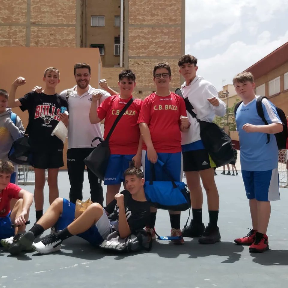 cbbaza's tweet photo. Enhorabuena a nuestros equipos cadete e infantil clasificados para la FINAL DE LIGA, Infant Vs @clubbasketstf y cadete vs @CB_LaZubia , publicaremos fechas exactas para apoyar a nuestros
🥇campeones🥇 @ViverosZuaime @grupodentia @AytoBaza #metafer @mo_multiopticas @DoceTVBaza https://t.co/oHyK4U0SDw