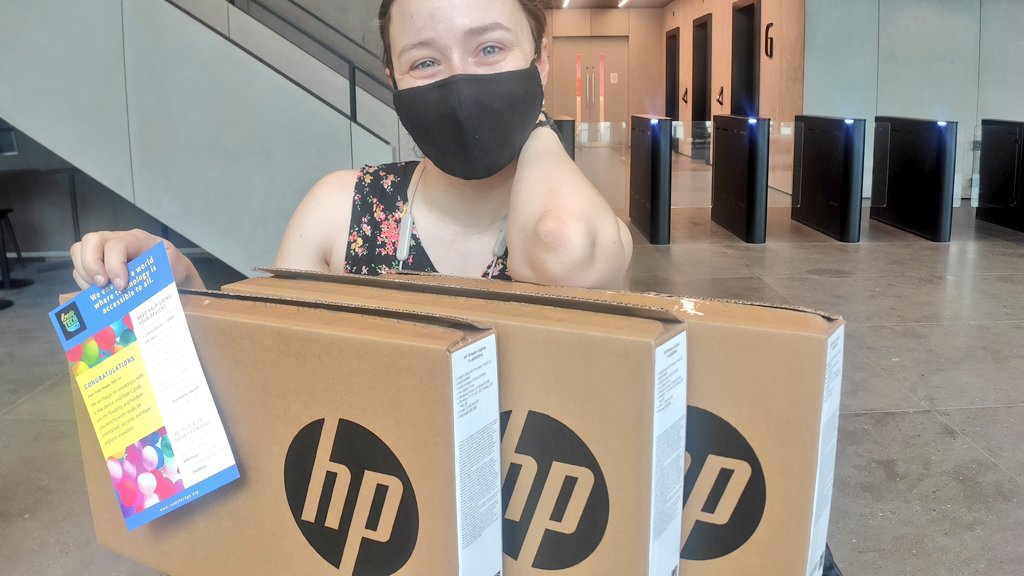 StoryShikari's tweet image. Sunday morning's volunteering done with @ready_tech_go ✅
Two years in action, still nothing beats seeing people receive laptops they really need, from care leavers to refugees, and children to abuse survivors. 👩🏽💻👨🏿💻🧑🏻💻
Find out more or donate via readytechgo.org 🏹