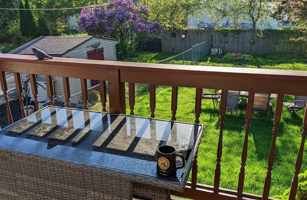 RVoodoo's tweet photo. Stupid busy every day. It's gonna take weeks to recover from that outage schedule - I wasn't able to do anything but work. But... I'm gonna try to pause out here every morning cuz it's amazing!! #newhouse #newyard https://t.co/cimeWA5kY1 https://t.co/UScpqYWwEd