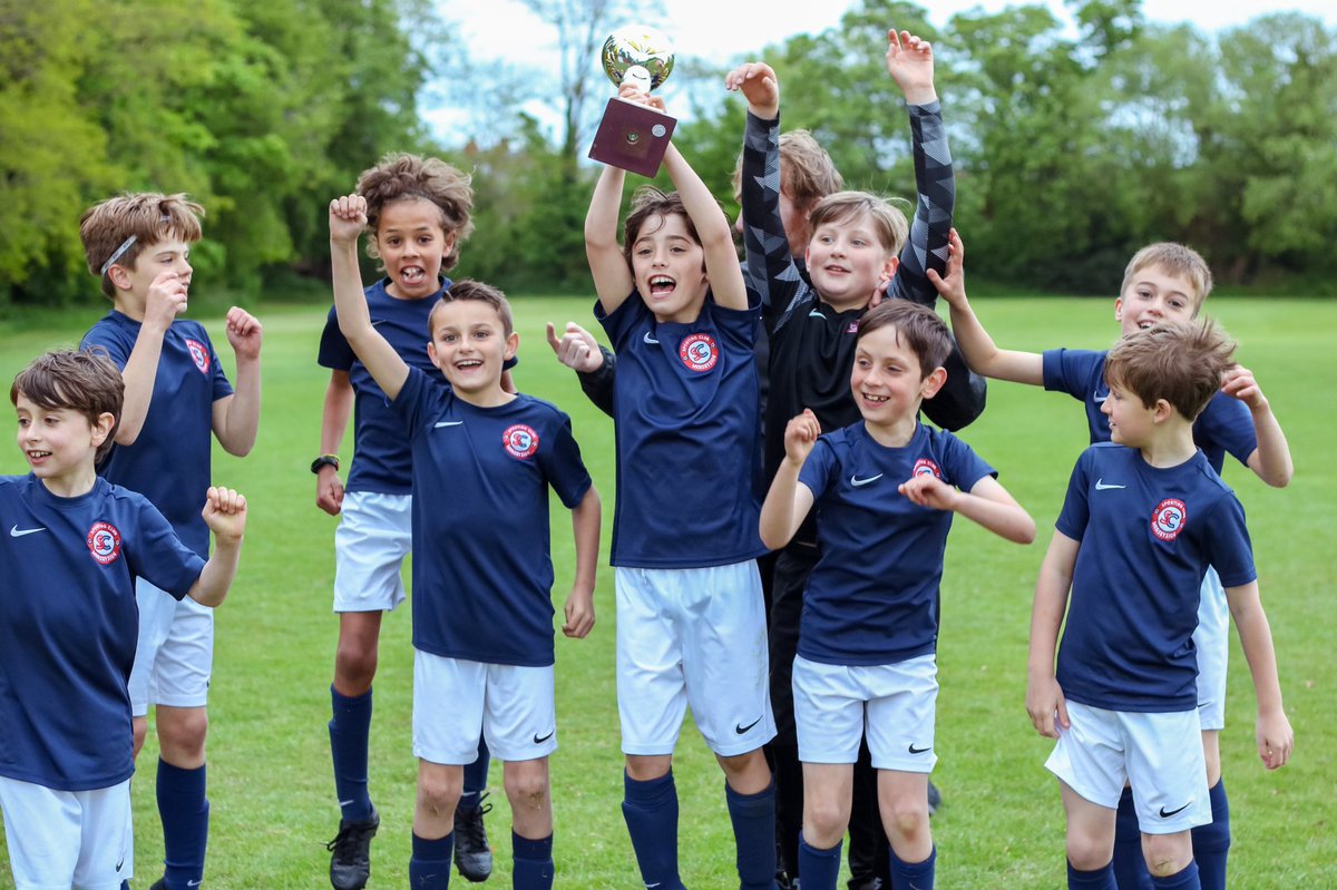 SRJFL U9 Cup Winners - an excellent season for the U9s who improved week on week, and played some increasingly terrific football as the months passed.  Keep up the hard work and dedication to training and improvement! 🏆⚽