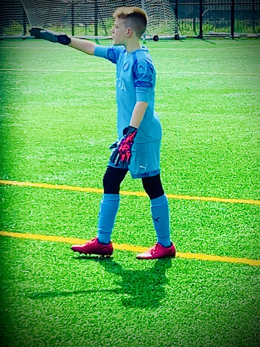 mrps1977's tweet photo. @hinchliffeben1 to complete the Ben look could Jacob possibly get a pair of gloves after today????? https://t.co/19SgoINymC