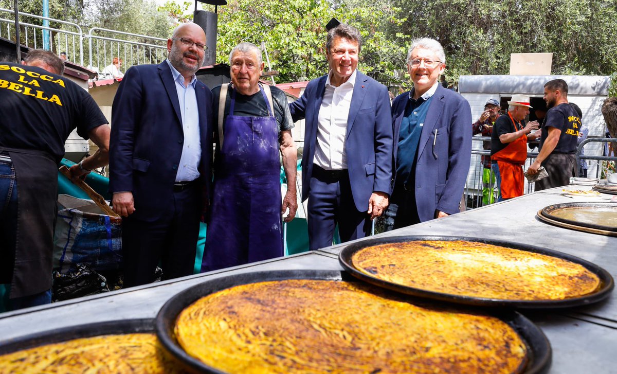 cestrosi's tweet photo. Les Mai, des moments de partage en famille ou entre amis…en toute simplicité ! Quelle joie de voir tous ces sourires dans une ambiance conviviale et festive. Merci à l’ensemble des acteurs qui œuvrent pour la réussite de cette belle fête populaire. https://t.co/XWqe8G2n8p