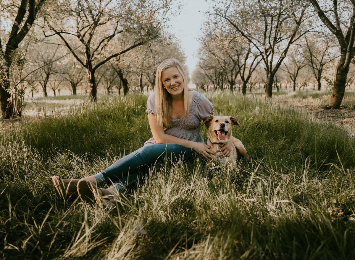 ashleylinn_'s tweet photo. Other people: getting married and having babies
Me: had a professional photo shoot with my dog for her 5th birthday @dog_rates 
#DogsofTwittter #happybirthday https://t.co/D0O3Y6YTta