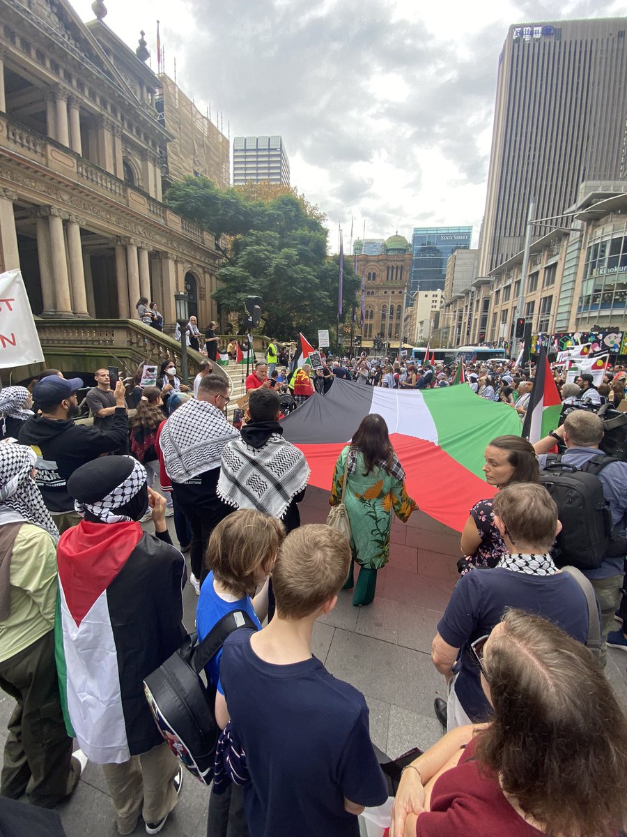 AnakbayanSydney's tweet photo. In solidarity today with our Palestinian comrades for the 47th commemoration of Nakba.

From the river to the sea, Palestine will be free.

#DownWithImperialism #FreePalestine https://t.co/b3Moz47f5i