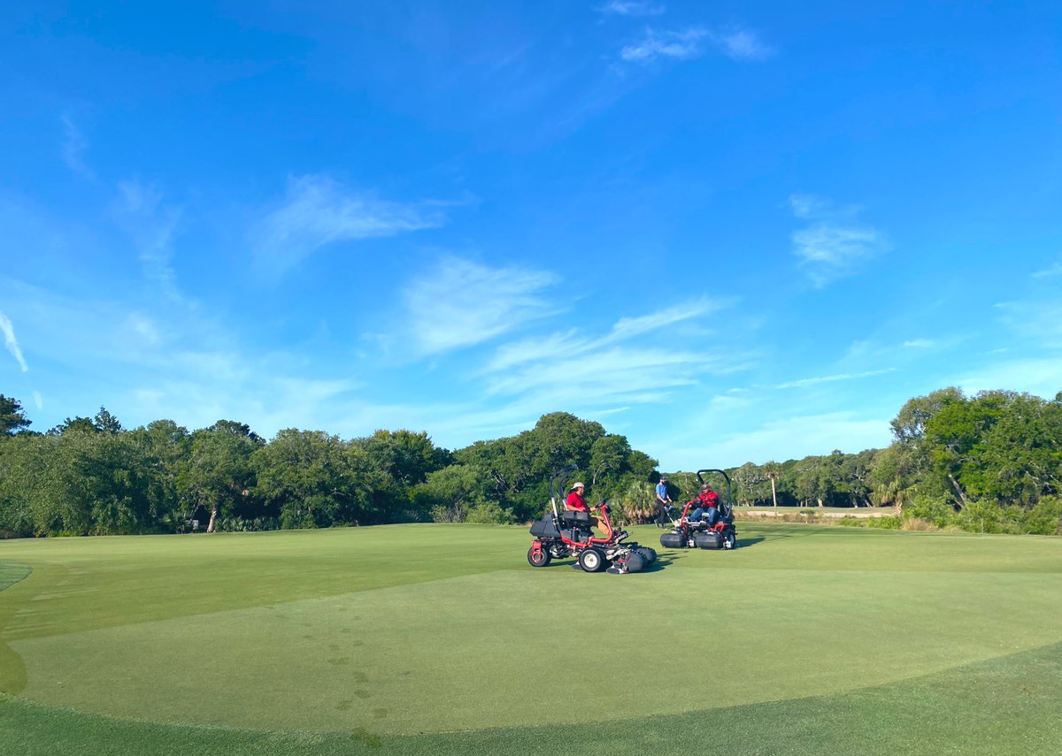 WestonDeanTurf's tweet photo. Beautiful #MyCarolinasMorning out here on the golf course! It’s a good day to have a great day https://t.co/2m6bk2jI0C