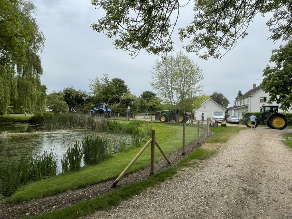 Sparky_tarpi's tweet photo. Parade today of dozens of tractors through #Tuddenham #suffolk today in memory of a local farmer. Great to see it :-) https://t.co/Qqo9RKaN7i