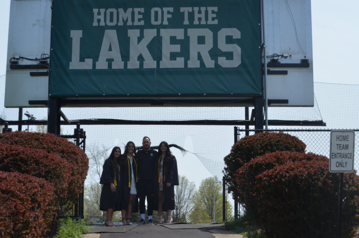 Big day in our program and for these Varsity players. All 3 pursuing masters degree’s and their 5th year…Fern and Lauren will return to play for us and Amata will make way to CT in pursuit of her MBA. Your impact is real and your journey continues. Always #holdfast15 ☘️⚽️🌊