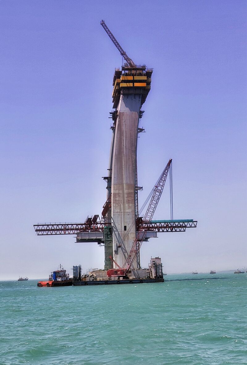 Sahilinfra2's tweet photo. #NH51
4 Lane Signature bridge with 900m long central cable stayed module connecting Okha and Beyt Dwarka,GJ.
Lifting of road deck has started
©️Lalit tomar https://t.co/fR28MMgDNj