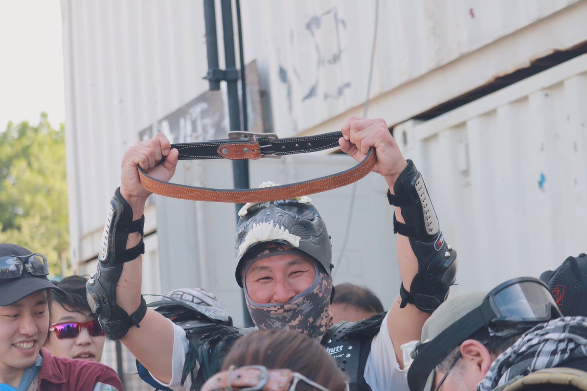 naminorigoma's tweet photo. LOCでは貢物を納める事で入国できる。
イベント最後に1日稼いだ通貨で貢物オークションをするのだけど掘り出し物盛りだくさんで大興奮なのであります❗️
皆さん貢物ありがとうございました🙏✨
#LOC5 https://t.co/pG5GIY1HPK