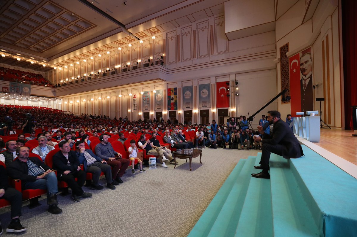 asmakopruank's tweet photo. 1 Dünya Ankara’ya konseptiyle gerçekleştirdiğimiz 3. Uluslararası Medeniyetler Köprüsü buluşmasına teşrif eden ve katkı sağlayan herkese teşekkür ederiz

Yeni programlarda görüşmek üzere

@misalakahfz 
@noumanbayyinah 

#kardeşlikköprüleri
#1dünyaankaraya
#noumanalikhanankarada https://t.co/kwdL9rQSwl
