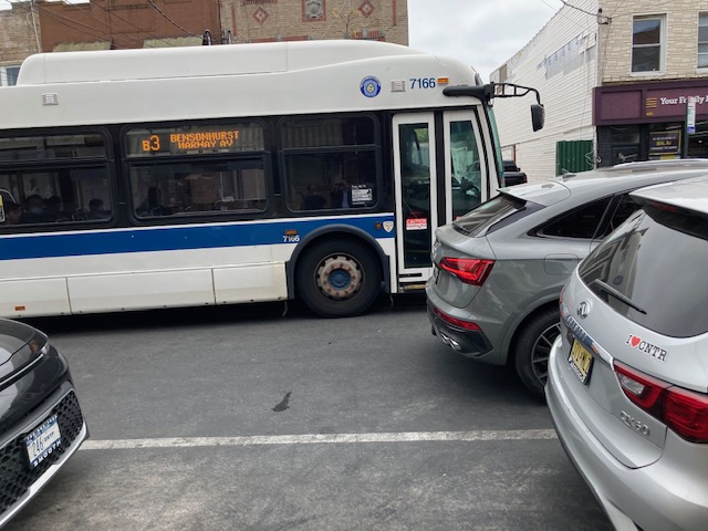 CMAriKagan47's tweet photo. TY, Anastasia Yaskova from @NYCMayorsOffice, for joining me &amp; @KHBANYC @ the site visit on Avenue U &amp; East 3 Str. Local residents have complained for months about mess there on roads &amp; sidewalk. Hope reps from @DOT &amp; @NYCSanitation will visit this location &amp; restore the order. https://t.co/CkAsgnki29