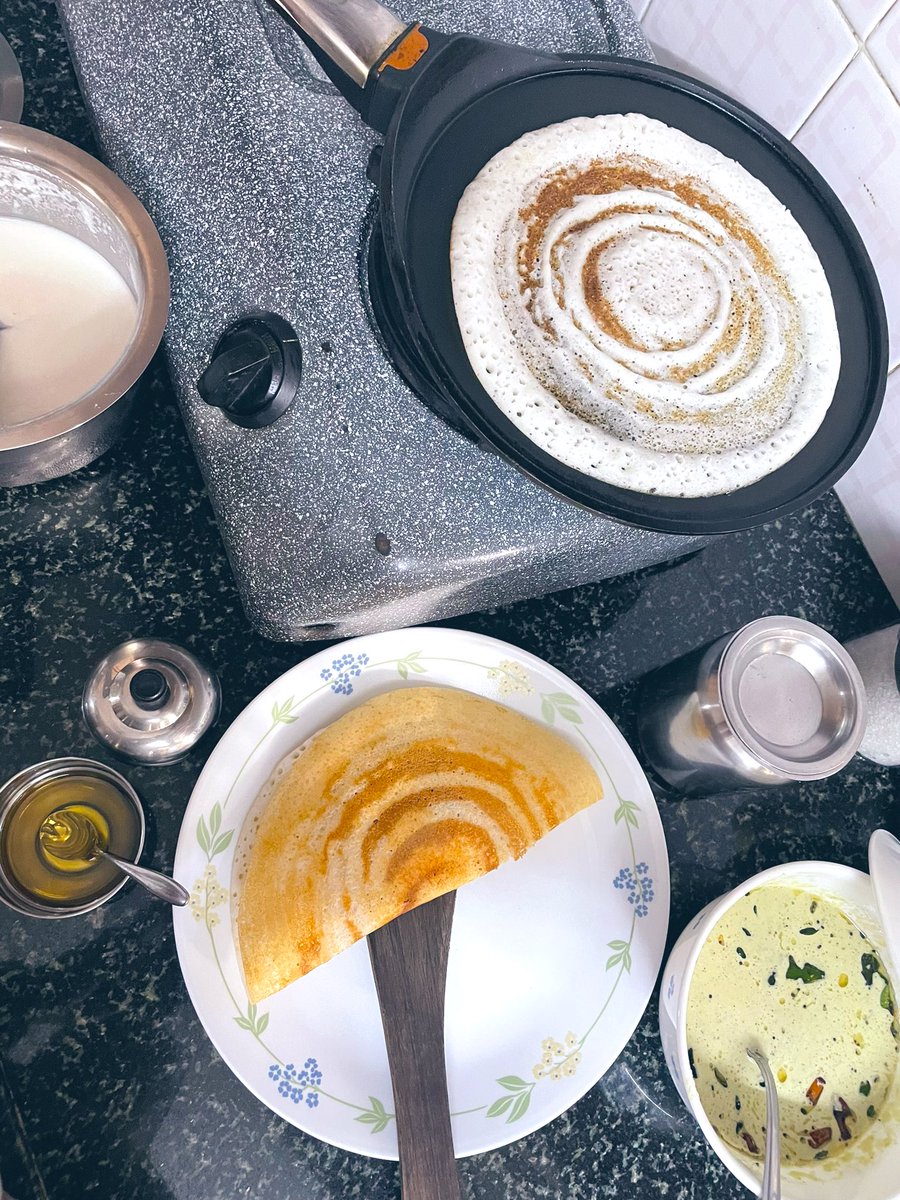 vijivenkatesh's tweet image. If you’re making #Dosai for tiffin and they’re turning out perfect then document it ! #KitchenRules